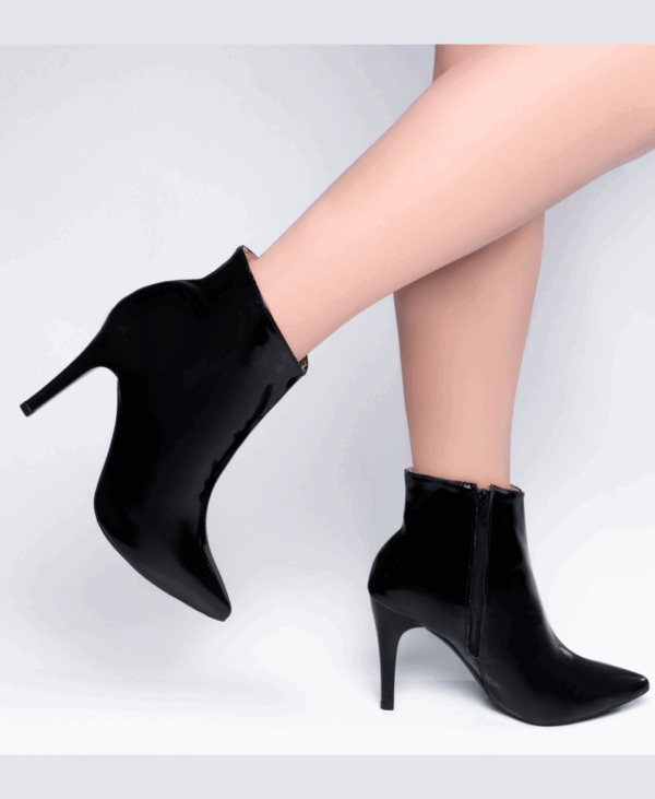 Bota Feminina Bico Fino design Moderno Torricella - Imagem 6